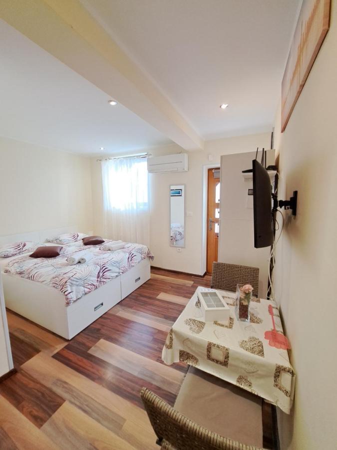 Meressa Nina&Leo Studio Apartments Novigrad Istria Exteriör bild