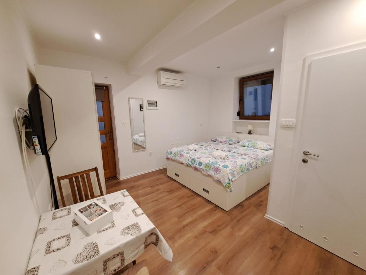 Meressa Nina&Leo Studio Apartments Novigrad Istria Exteriör bild