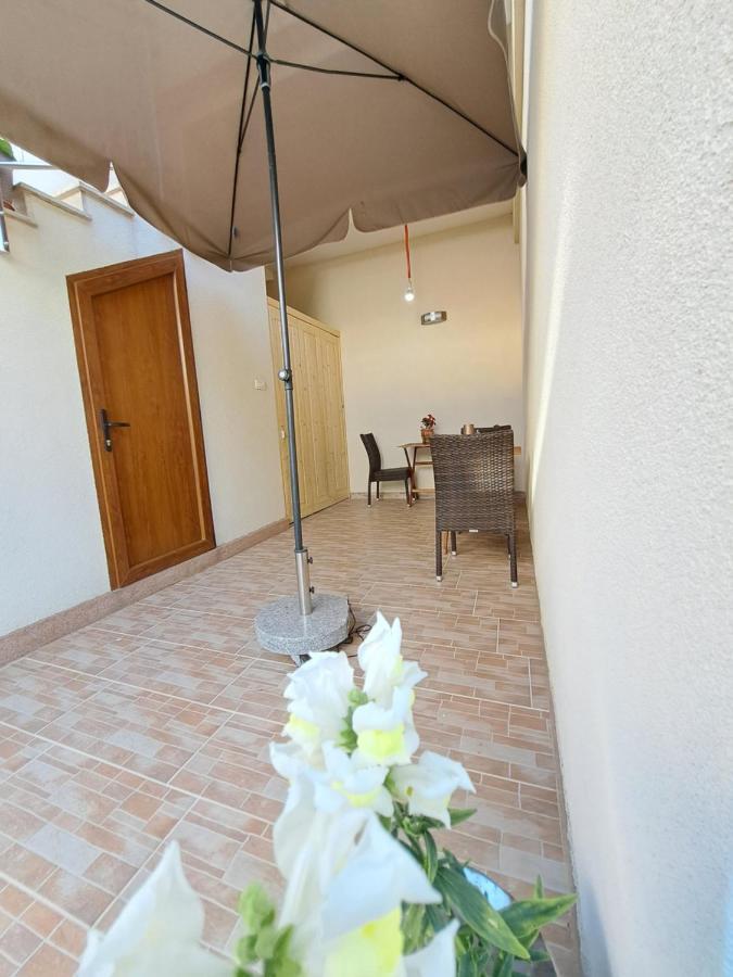 Meressa Nina&Leo Studio Apartments Novigrad Istria Exteriör bild