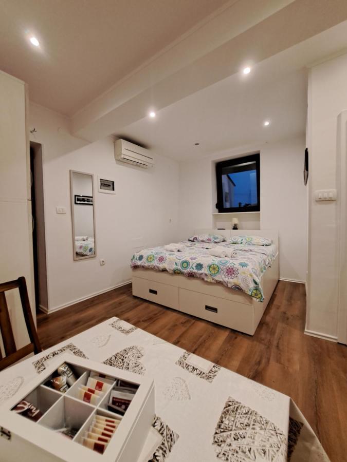 Meressa Nina&Leo Studio Apartments Novigrad Istria Exteriör bild