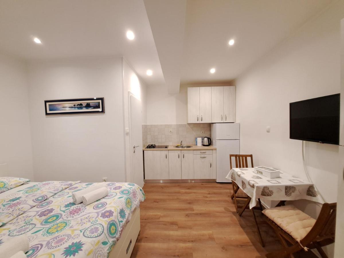 Meressa Nina&Leo Studio Apartments Novigrad Istria Exteriör bild