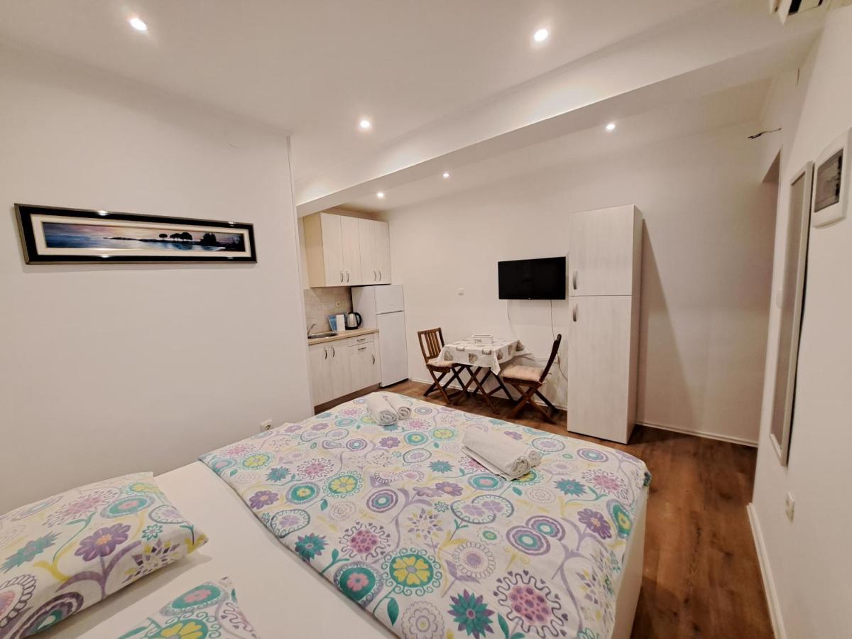 Meressa Nina&Leo Studio Apartments Novigrad Istria Exteriör bild