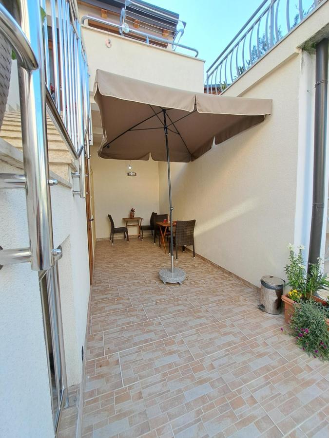 Meressa Nina&Leo Studio Apartments Novigrad Istria Exteriör bild