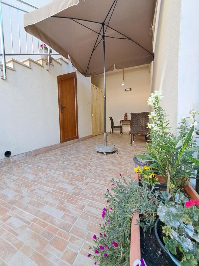Meressa Nina&Leo Studio Apartments Novigrad Istria Exteriör bild